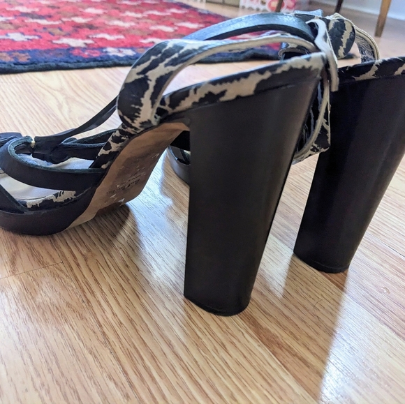 Ladies Heels - Picture 3 of 9